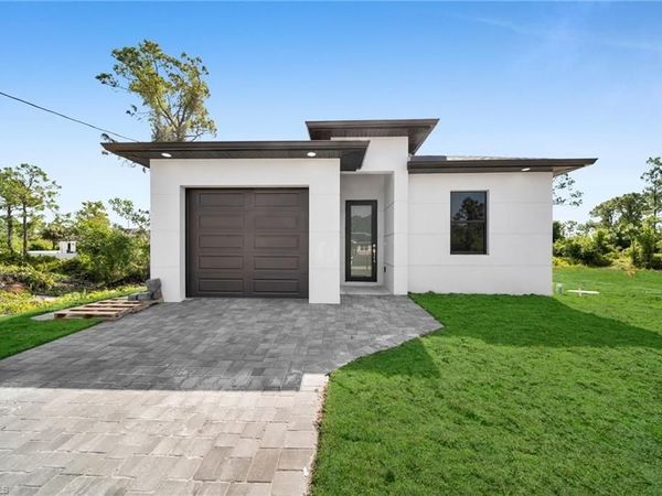 347 Columbus BLVD , LEHIGH ACRES, FL 33974