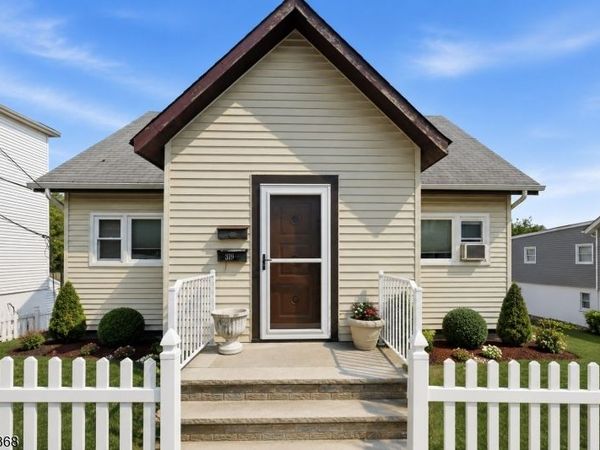 319 6Th St, Carlstadt, NJ 07072