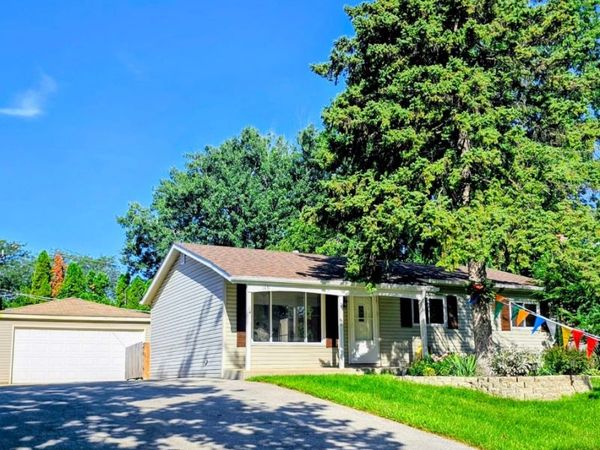 149 N Ashbury Avenue , Bolingbrook, IL 60440