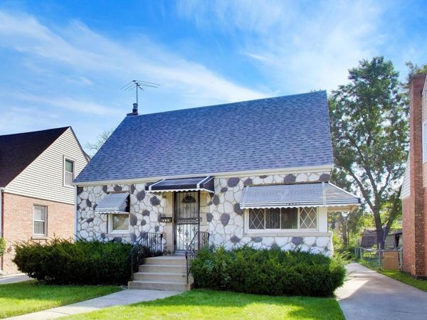 423 Frederick Avenue, Bellwood, IL 60104