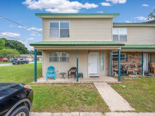 1702 E 1St Avenue, Crestview, FL 32539