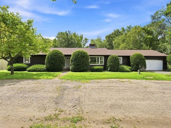 261 Bay Road, Hadley, MA 01035