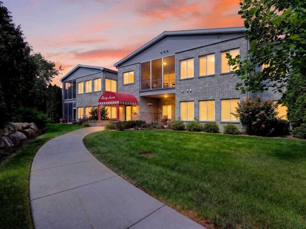 37 Cherokee Circle, Unit P13-23, Madison, WI 53704