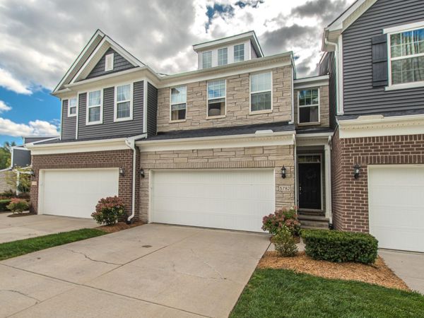 5782 Whispering Springs Drive, Ann Arbor, MI 48108