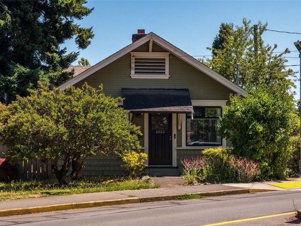3033 Cedar Hill Rd , Victoria, BC V8T 3J2