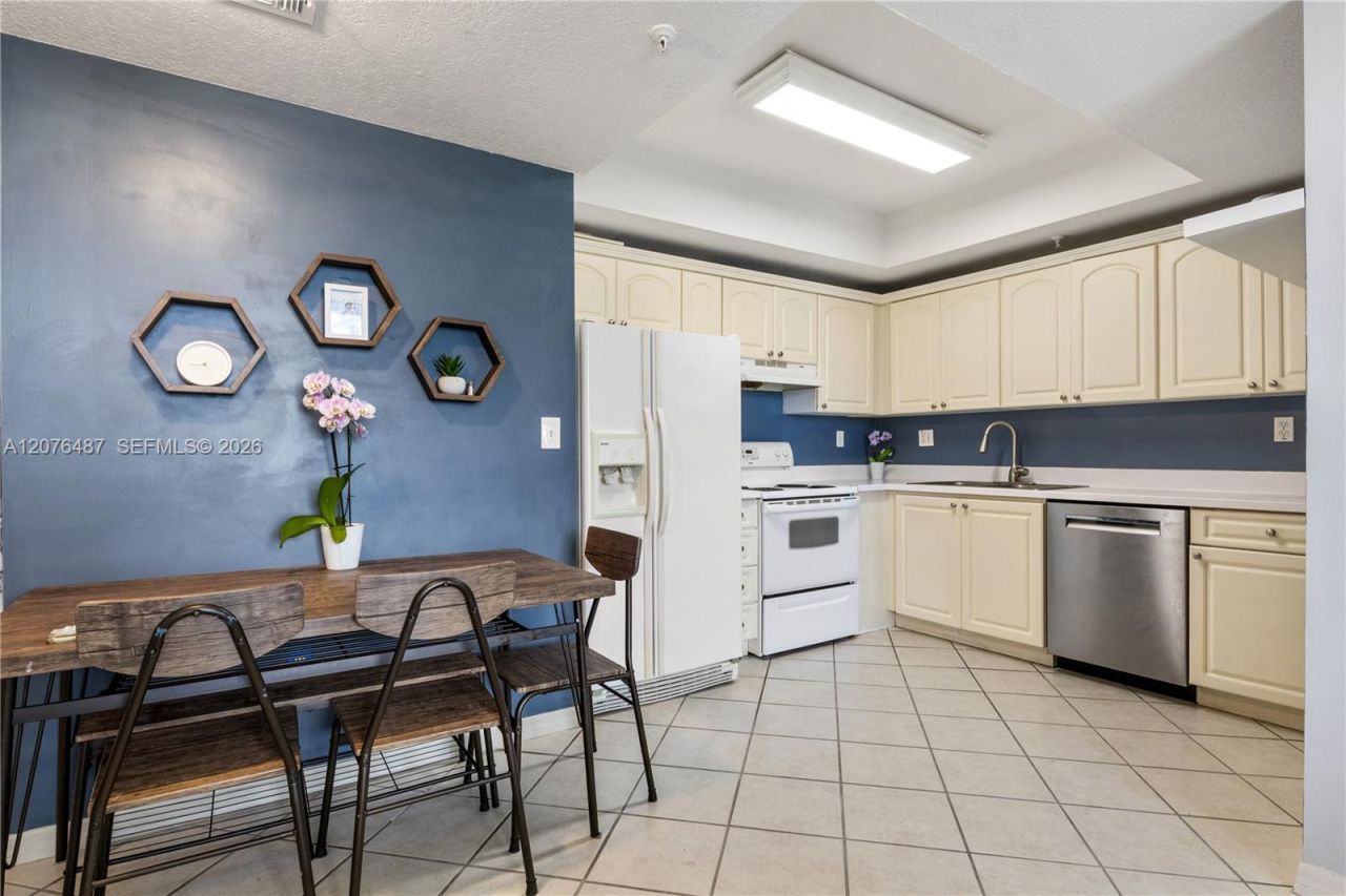 3500 Coral Way, Unit 1404, Miami, FL 33145 Photo