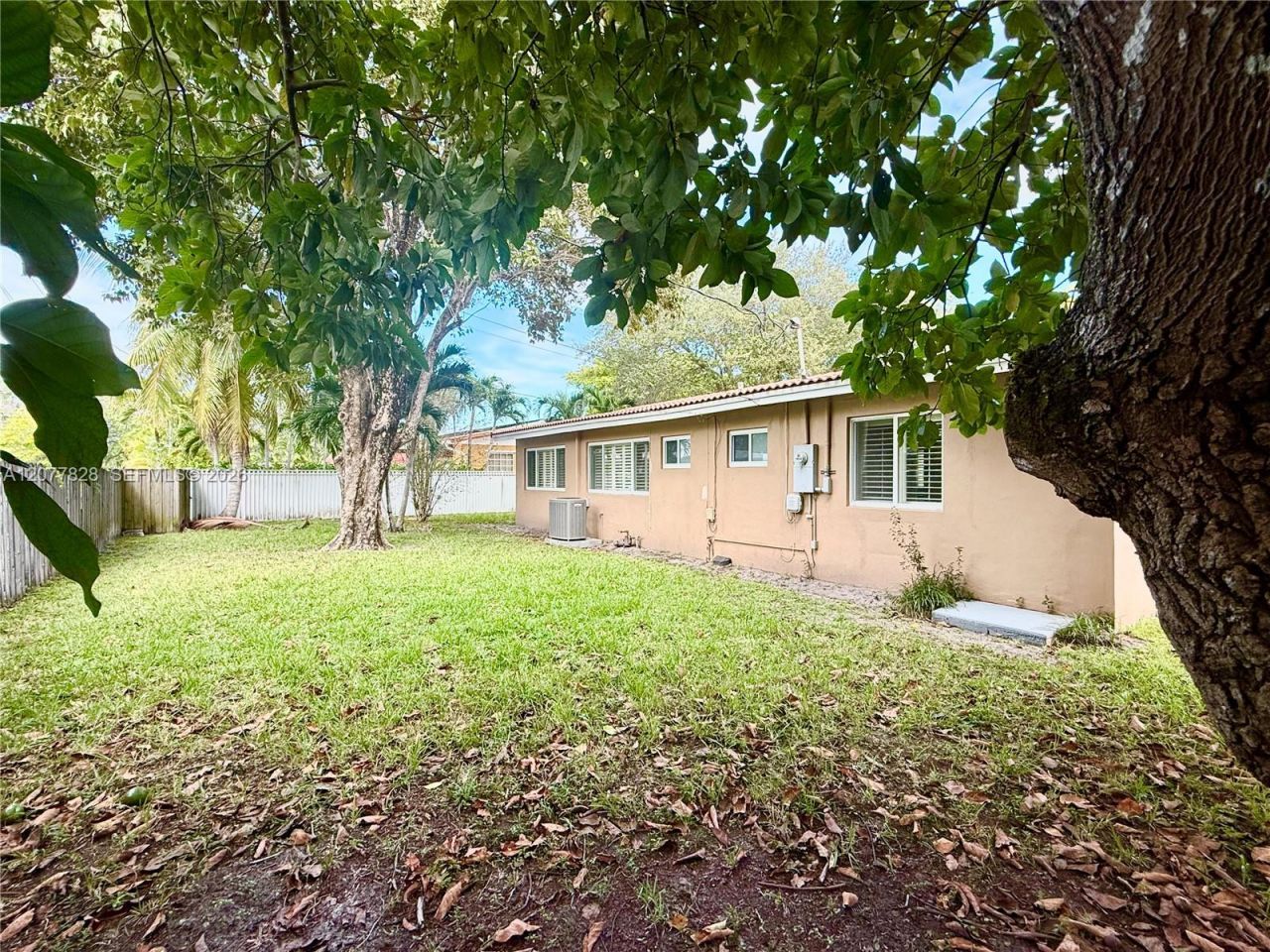 1340 Miami Springs Ave , Unit o, Miami Springs, FL 33166 Photo