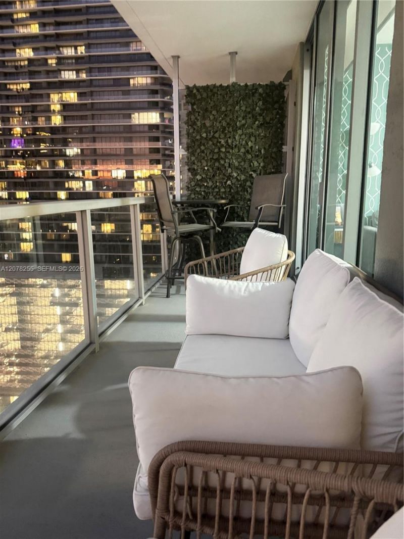 1111 SW 1st Ave , Unit 2721-N, Miami, FL 33130 Photo