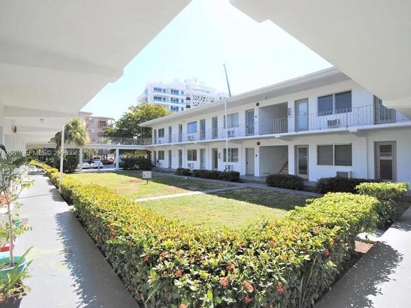 9270 E Bay Harbor Dr, Unit 6A, Bay Harbor Islands, FL 33154