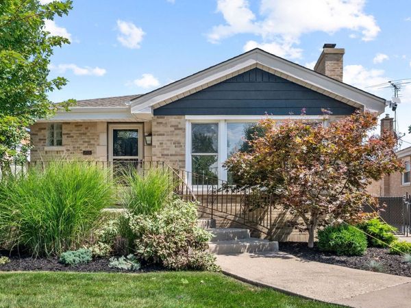 4743 N NAGLE Avenue, Harwood Heights, IL 60706