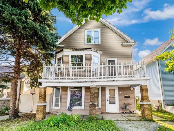 2834 S 9th PLACE, Milwaukee, WI 53215