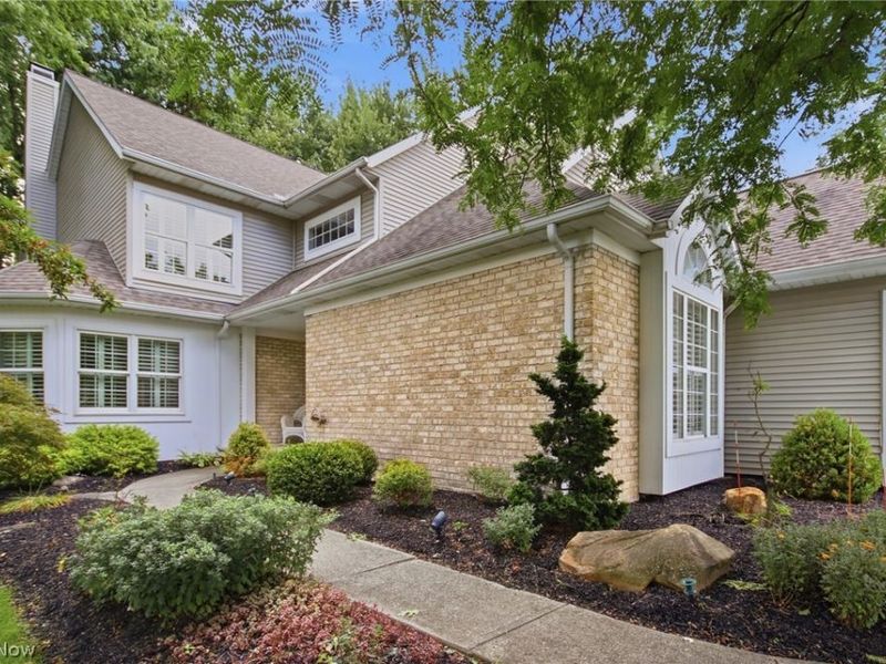 3743 Camden Court, Unit #27, Westlake, OH 44145 Photo 2