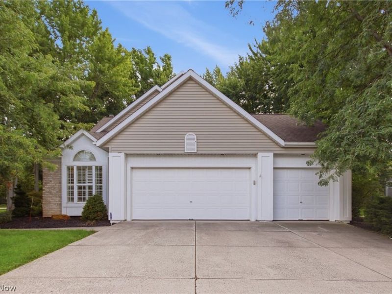 3743 Camden Court, Unit #27, Westlake, OH 44145 Photo 3