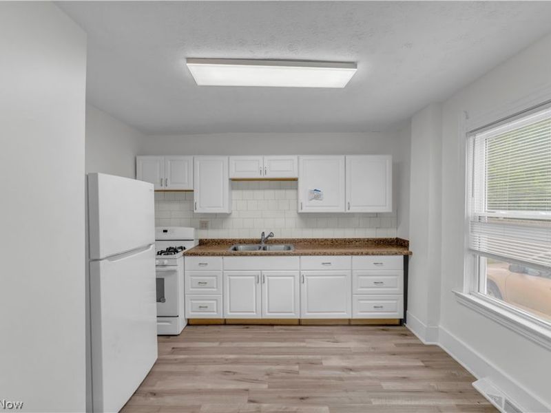 1753 E 30th Street, Unit 1/Front, Lorain, OH 44055 Photo 11