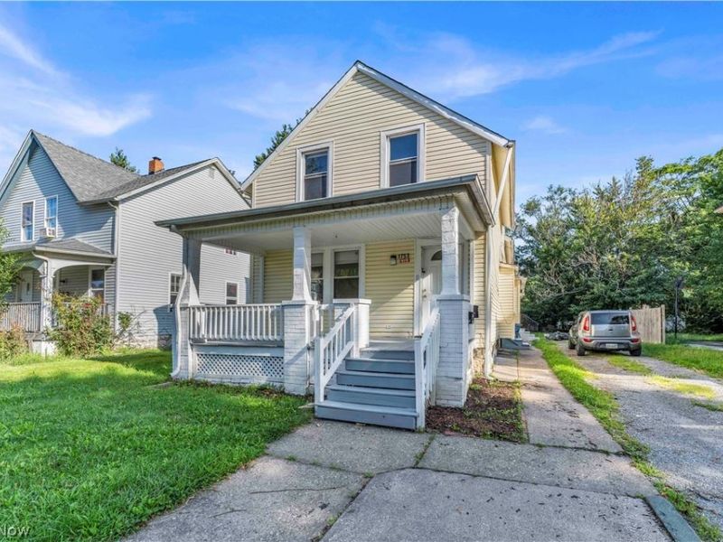 1753 E 30th Street, Unit 1/Front, Lorain, OH 44055 Photo 2