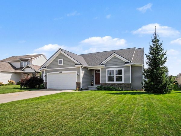 1112 Arbor Meadow Drive SE, Byron Center, MI 49315