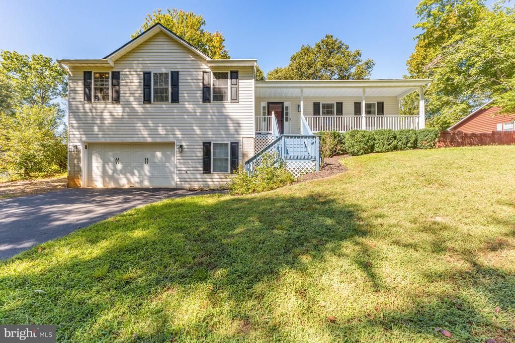 1069 Lakeview Drive, Stafford, VA 22556 Main Photo