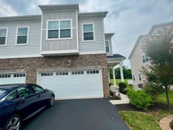 525 BUTTONWOOD ST , SPRING CITY, PA 19475