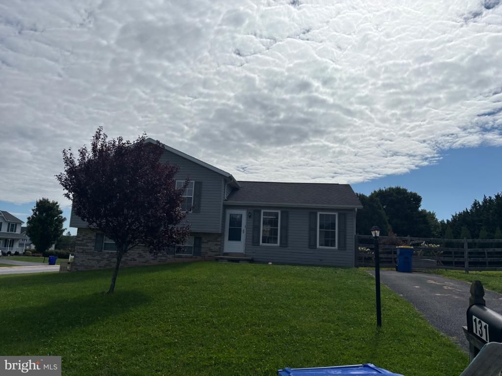 131 SWITCHPOINT DRIVE, STEWARTSTOWN, PA 17363