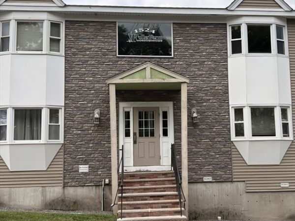1524 Gorham St, Unit 104, Lowell, MA 01852