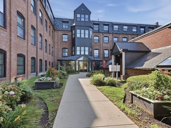 21 Linden St, Unit 421, Quincy, MA 02170