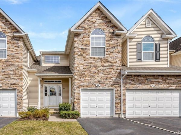 90 Manitou Trail, Kings Park, NY 11754
