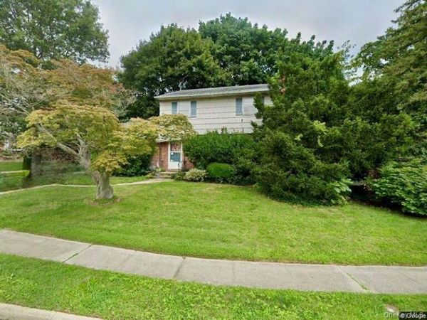 6 E Park Court , Old Bethpage, NY 11804