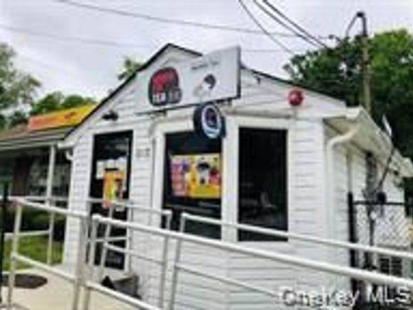 1009 N Country Road , Stony Brook, NY 11790