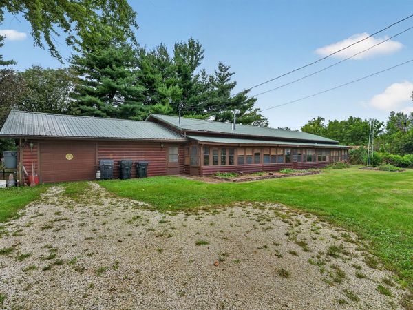 225 SW Walnut Avenue, Earlham, IA 50072