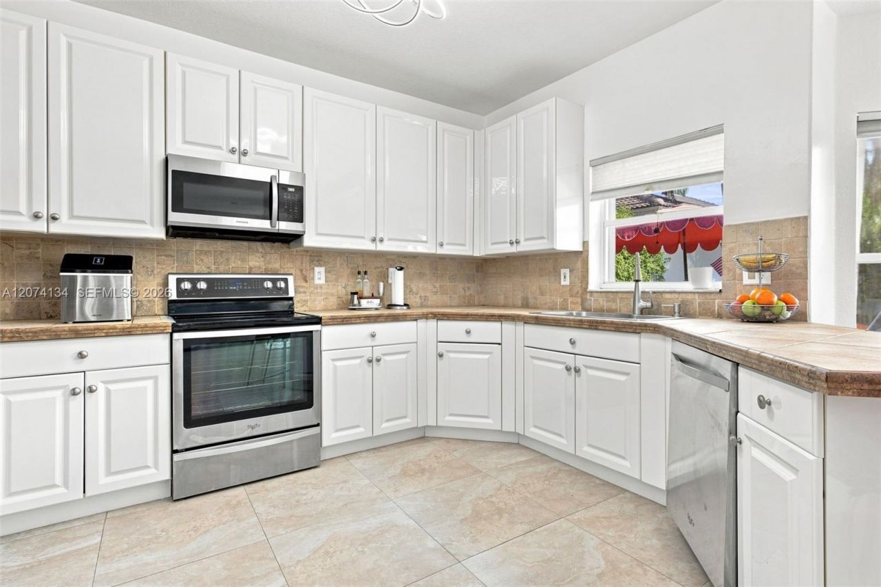 15854 SW 14th Ct , Pembroke Pines, FL 33027 Photo