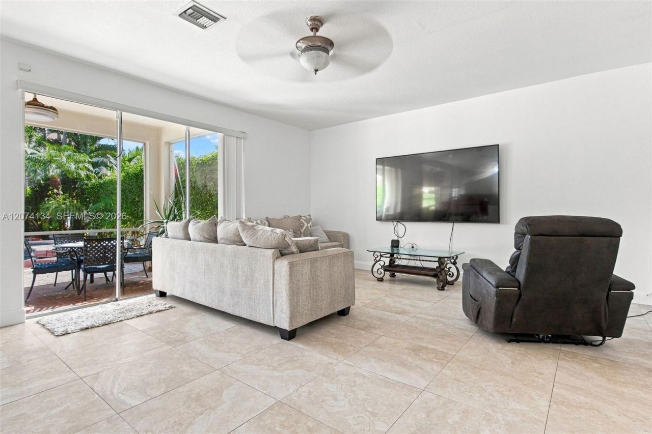 15854 SW 14th Ct , Pembroke Pines, FL 33027 Photo