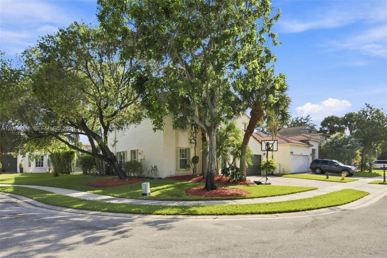 15854 SW 14th Ct , Pembroke Pines, FL 33027 Photo