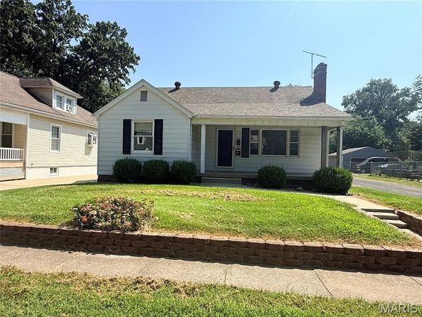 718 Maple Street, Collinsville, IL 62234