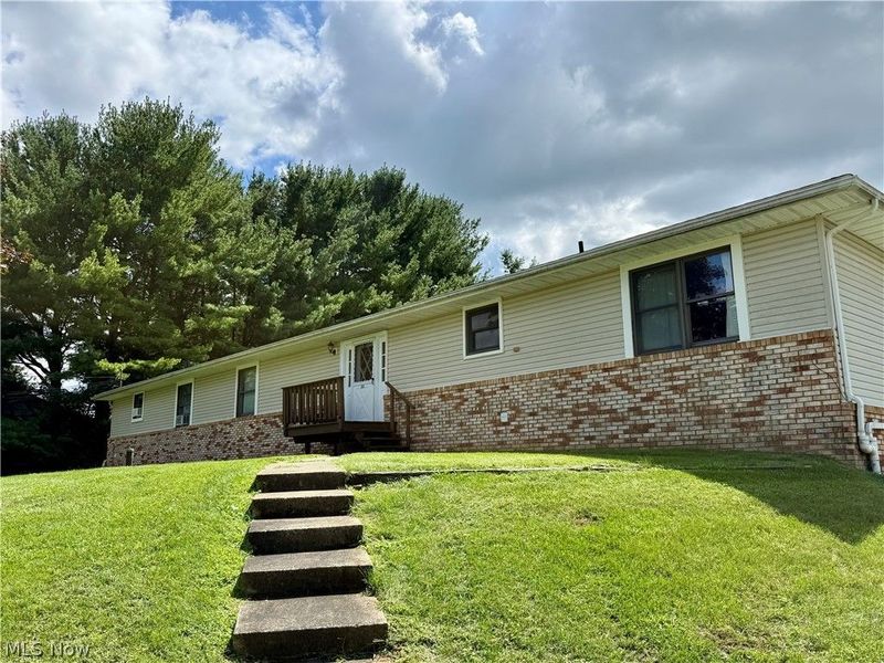 904-908 Skyside Drive, Clinton, OH 44216 Photo 1