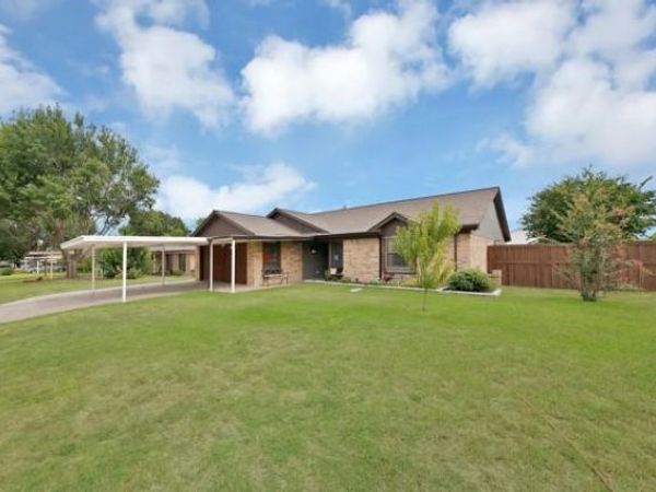537 N Park Drive, Saginaw, TX 76179