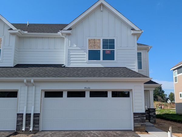 4020 Hayward Avenue N, Oakdale, MN 55128