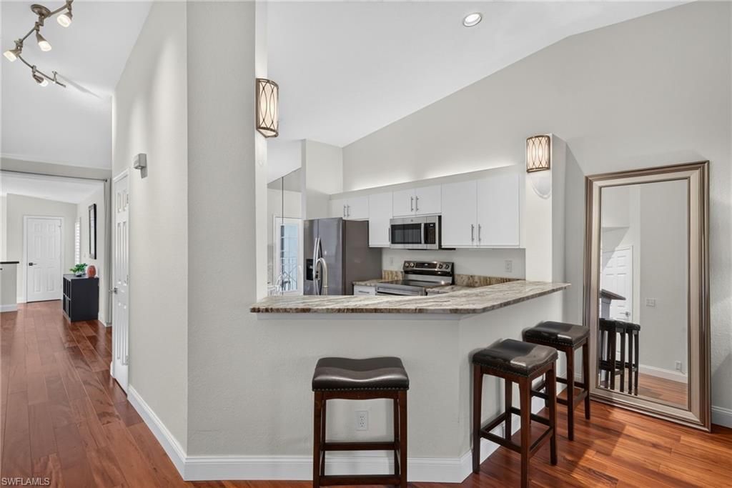 7108 Barrington Cir, Unit 202, Naples, FL 34108 Photo