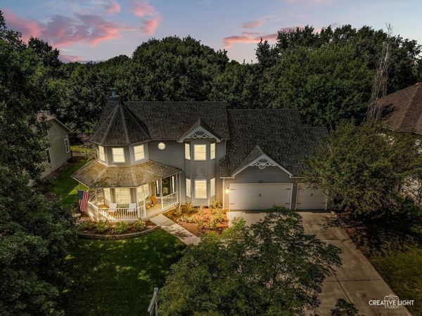 201 Willowwood Drive, Oswego, IL 60543