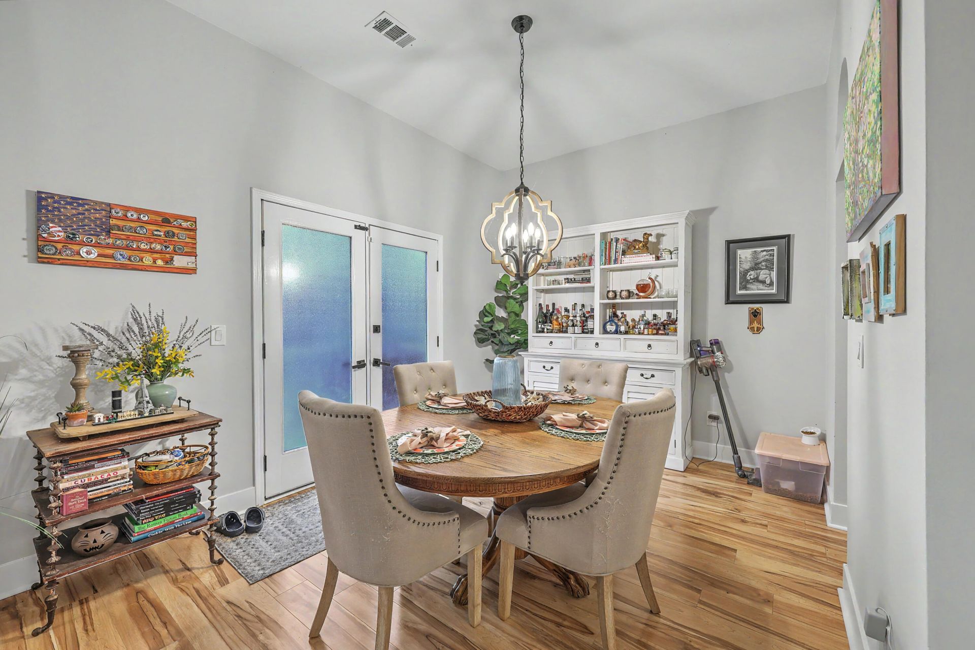 2105 Pinehurst Avenue Photo 10