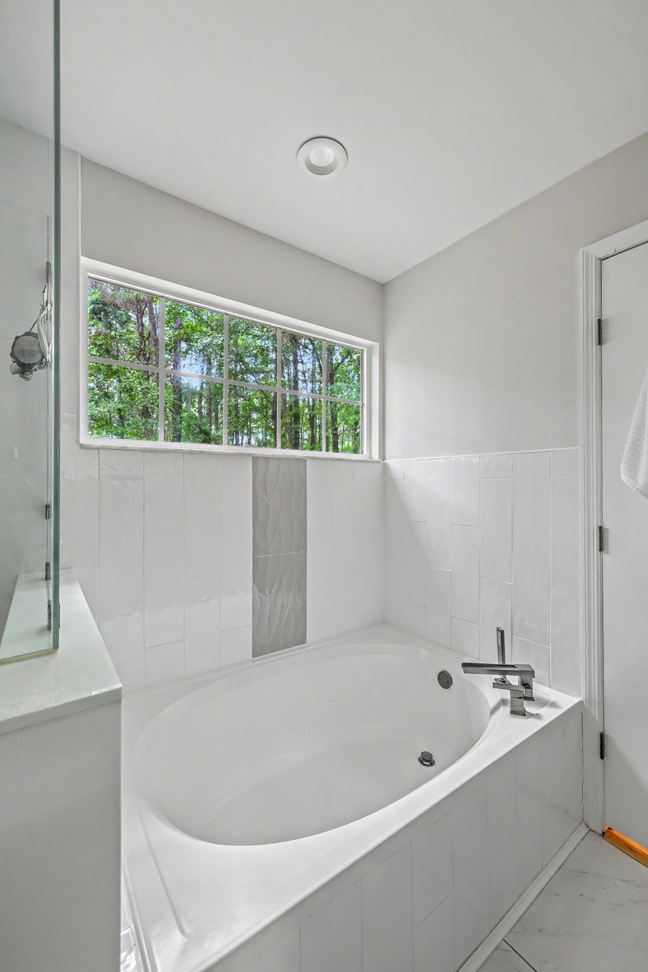 2105 Pinehurst Avenue Photo 21