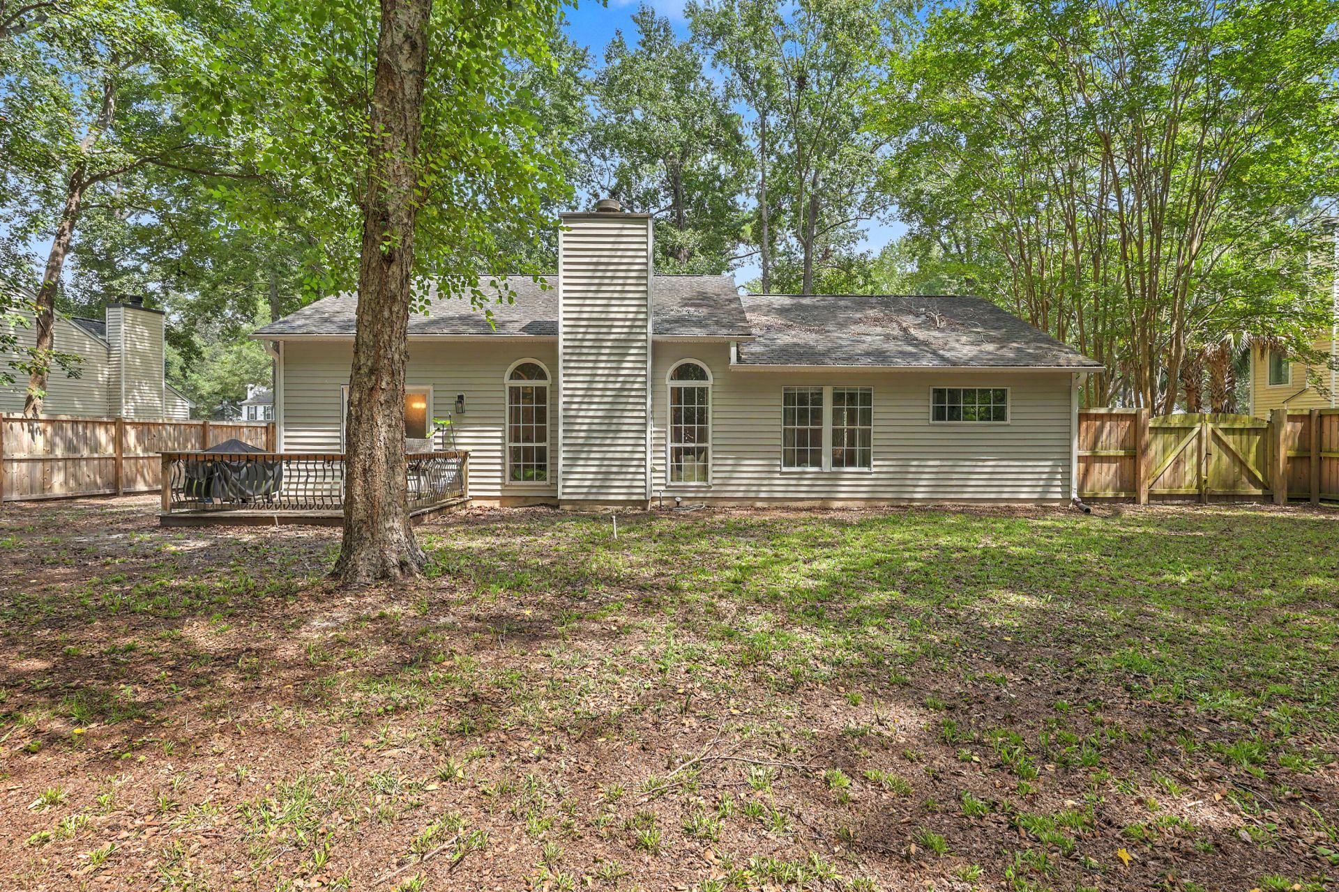 2105 Pinehurst Avenue Photo 27