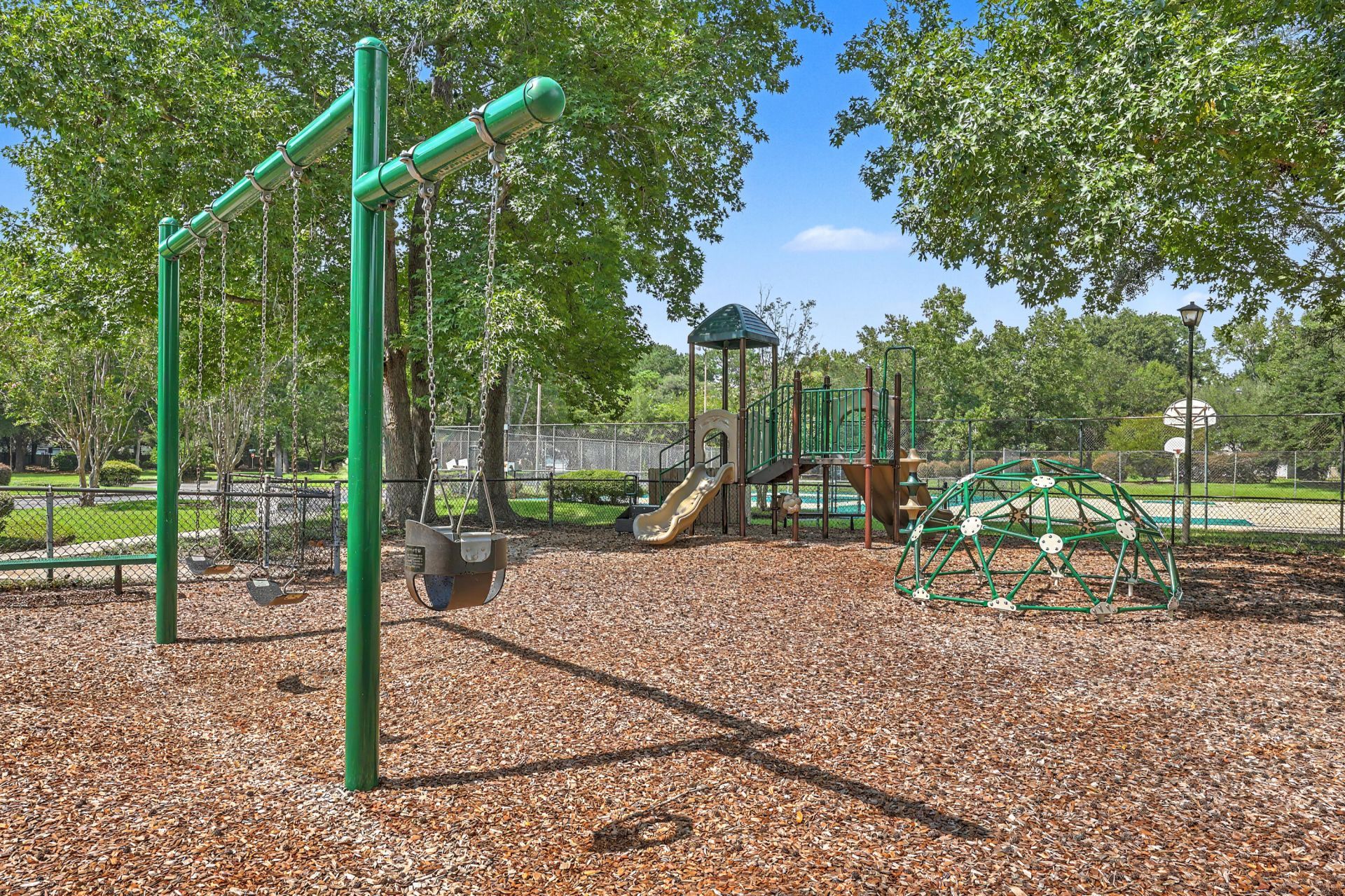2105 Pinehurst Avenue Photo 34