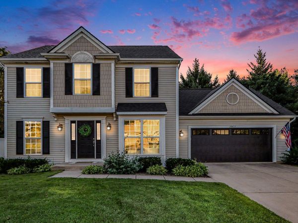2963 Valley Glenn Circle, Kalamazoo, MI 49004