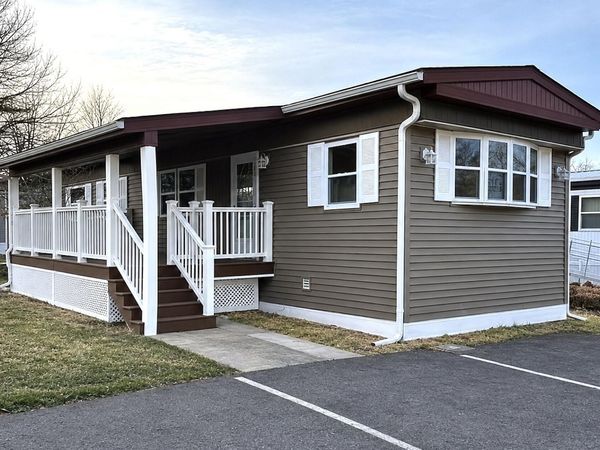 875 W Grand River Avenue, Unit 79, Williamston, MI 48895