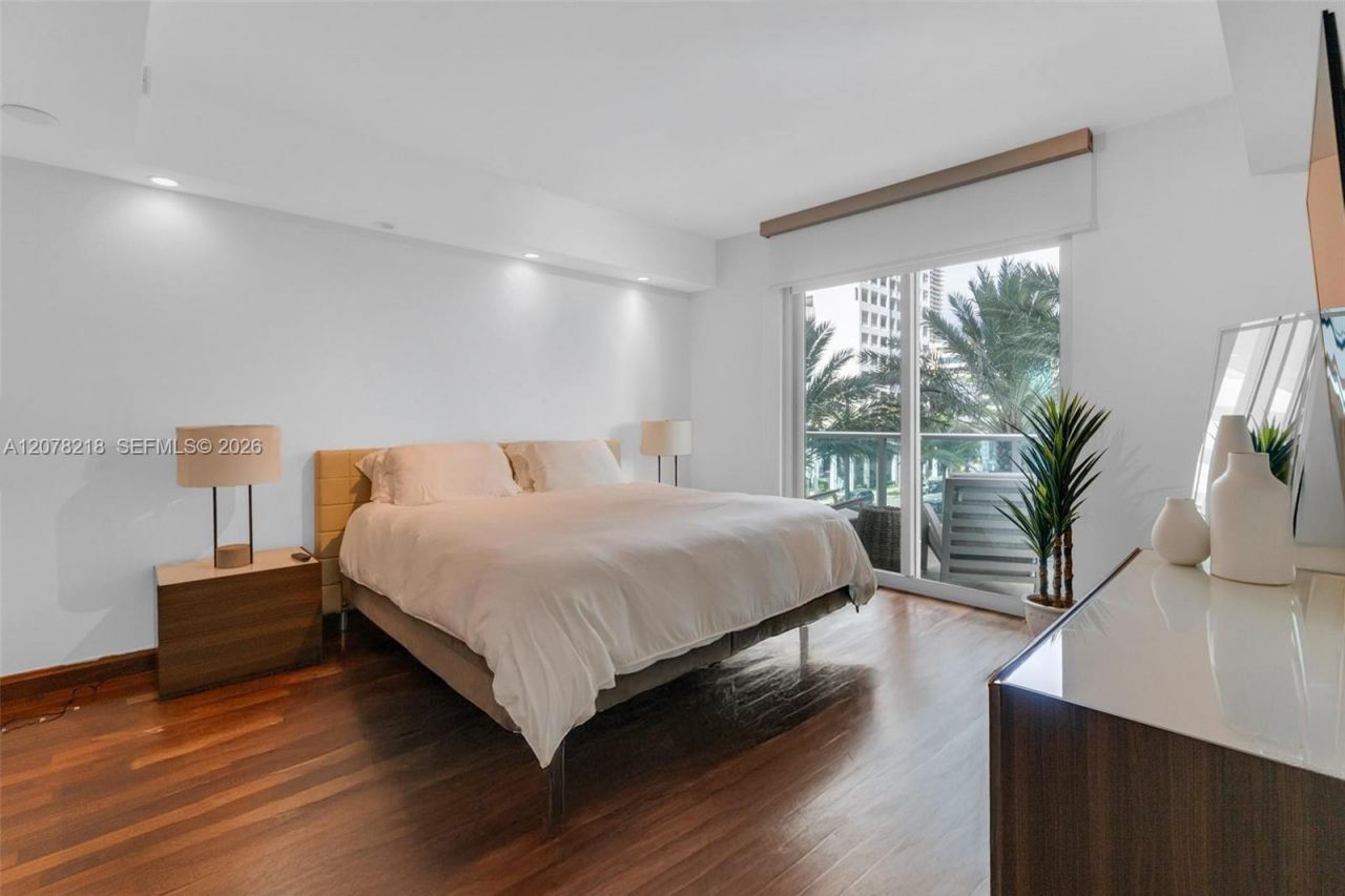 1331 Brickell Bay Dr , Unit 208, Miami, FL 33131 Photo