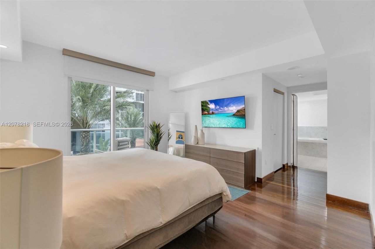 1331 Brickell Bay Dr , Unit 208, Miami, FL 33131 Photo