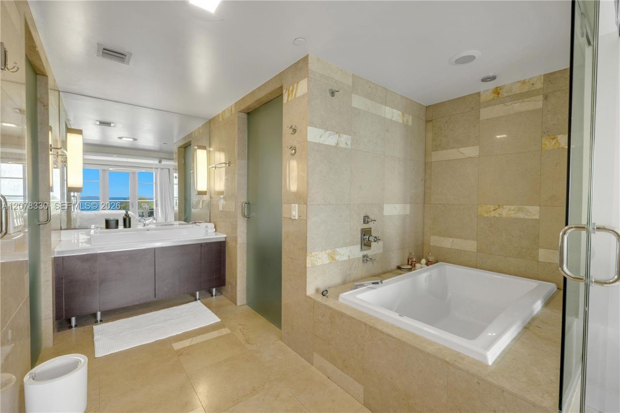 3739 Collins Ave, Unit N-302, Miami Beach, FL 33140 Photo