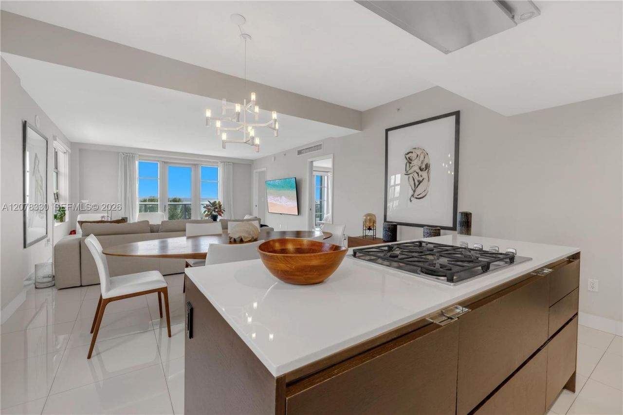 3739 Collins Ave, Unit N-302, Miami Beach, FL 33140 Photo