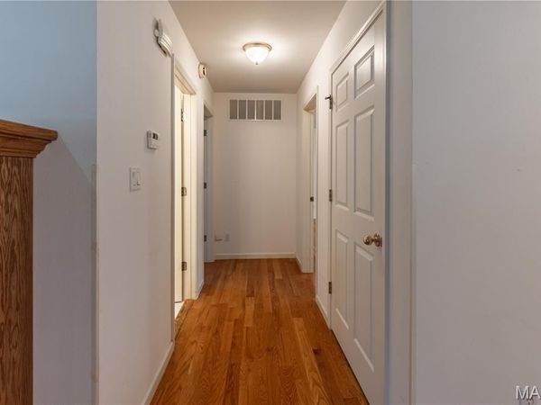 210 Holmes Drive, Sikeston, MO 63801