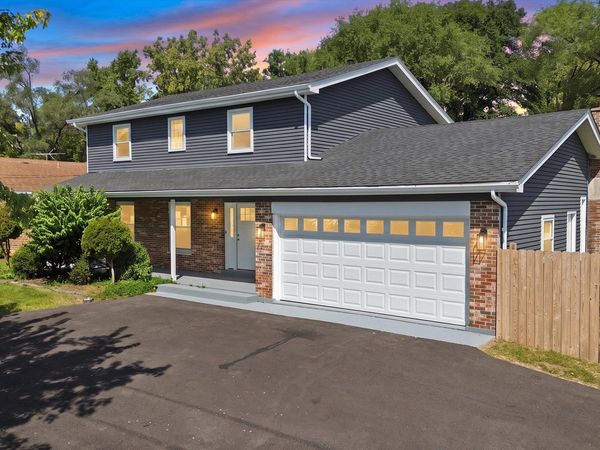 8700 W 103rd Street , Palos Hills, IL 60465